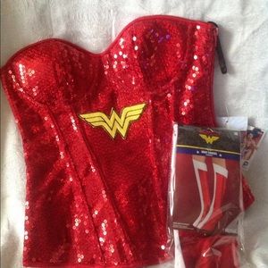 NWT WONDER WOMAN GLITTER CORSET TOP AND BOOT COVER